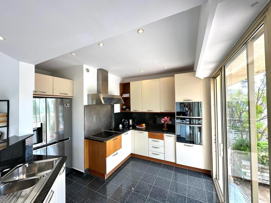 Panoramic Sea View Penthouse With Jacuzzi And 450 Sqm Terrace Appartement Antibes Buitenkant foto