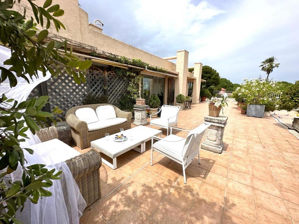 Panoramic Sea View Penthouse With Jacuzzi And 450 Sqm Terrace Appartement Antibes Buitenkant foto