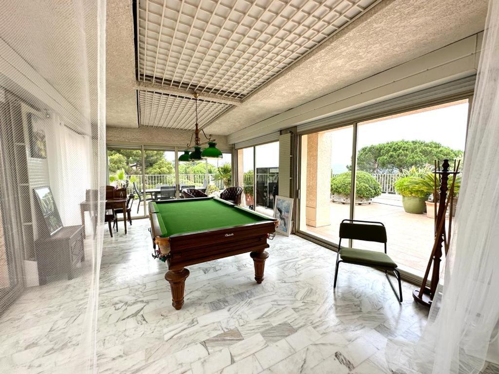 Panoramic Sea View Penthouse With Jacuzzi And 450 Sqm Terrace Appartement Antibes Buitenkant foto
